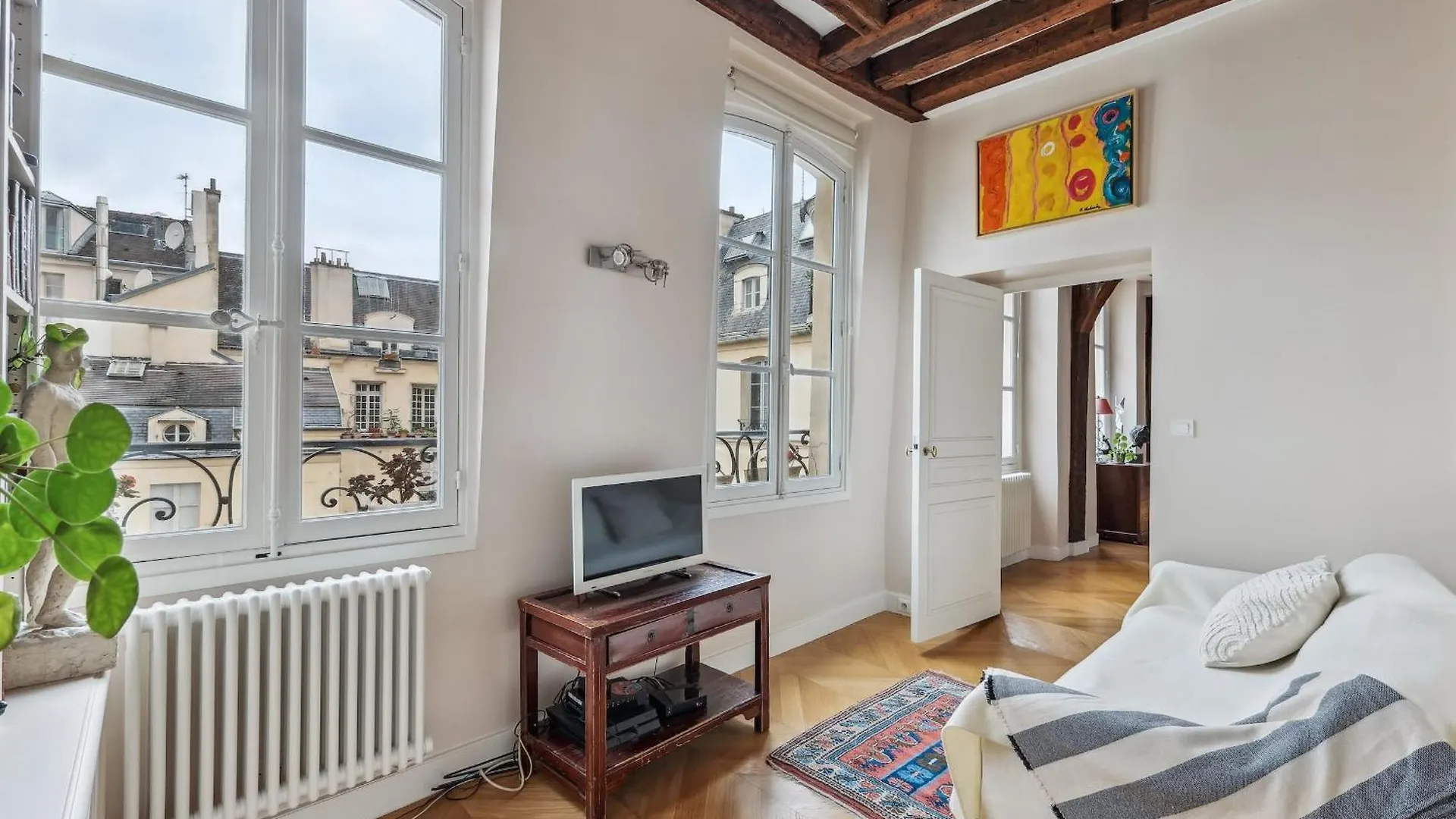 Apartment Le Marais & Place Des Vosges - 3Br - Cityapartmentstay Paris